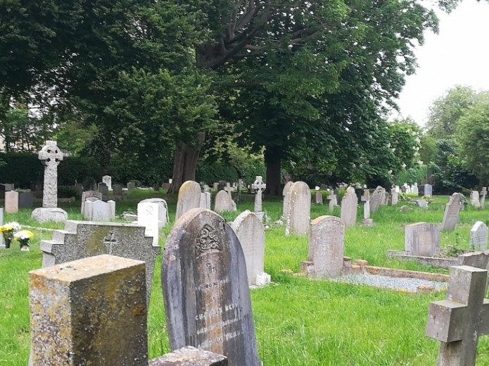 churchyard1